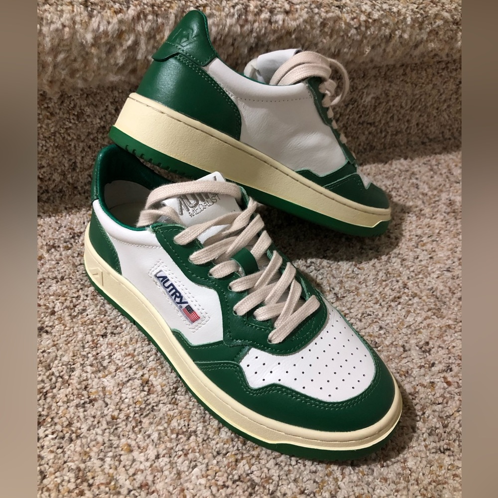 Autry Medalist Green & White Sneakers LIKE NEW SIZE 37